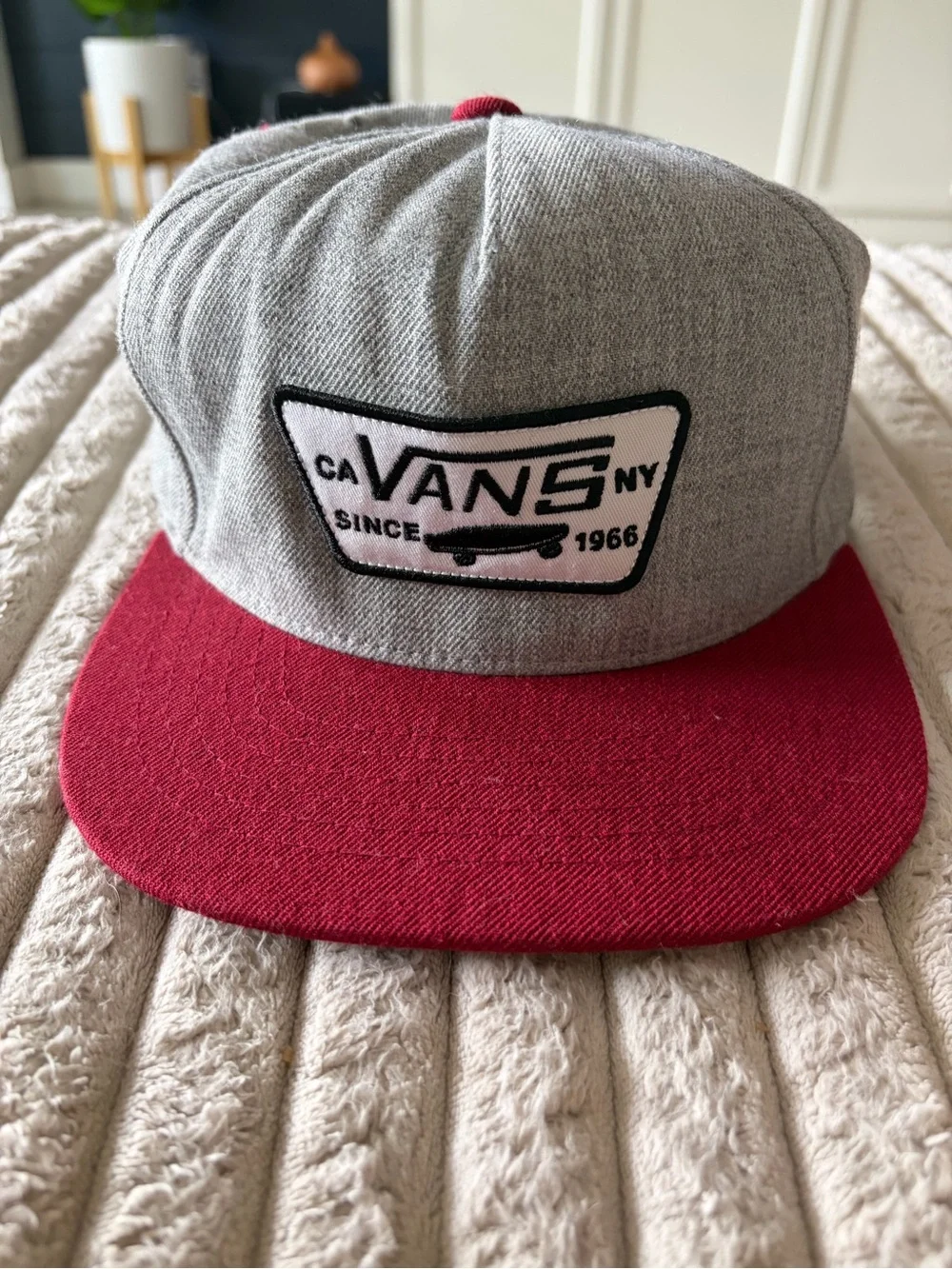 Vans Two-Tone Snapback Hat in Gray and Red